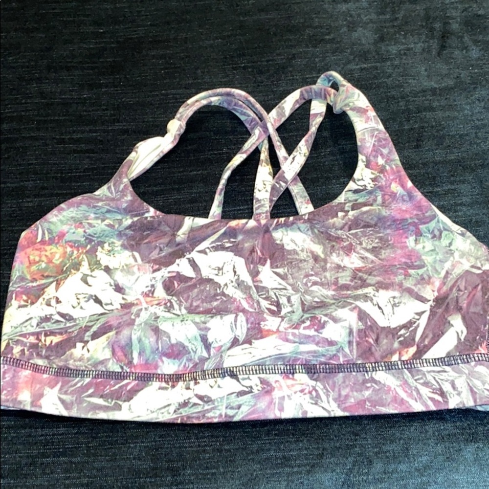 Lululemon sports bra size 6